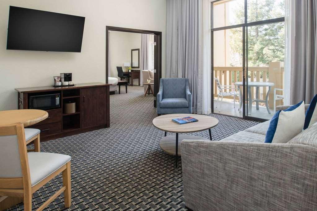 Toll House Hotel 4*